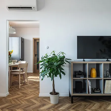 The Nest - Apartman Révkomárom
